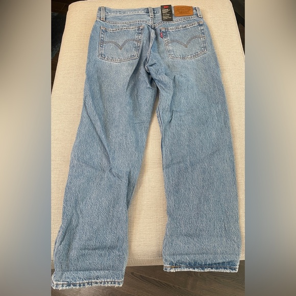 NWT Levi’s Wedgie Straight High-Rise Jean Light Denim from Aritzia - Picture 3 of 12